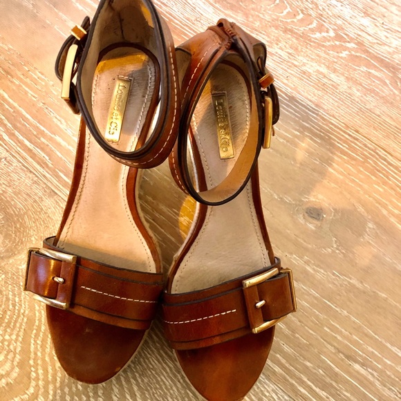 Stylish “Louise et Cie” Sz 7.5 wedge sandals - Picture 6 of 7